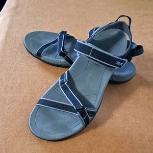 Teva Strappy Gray Sandals size 8 Minimalist Boho Versitile